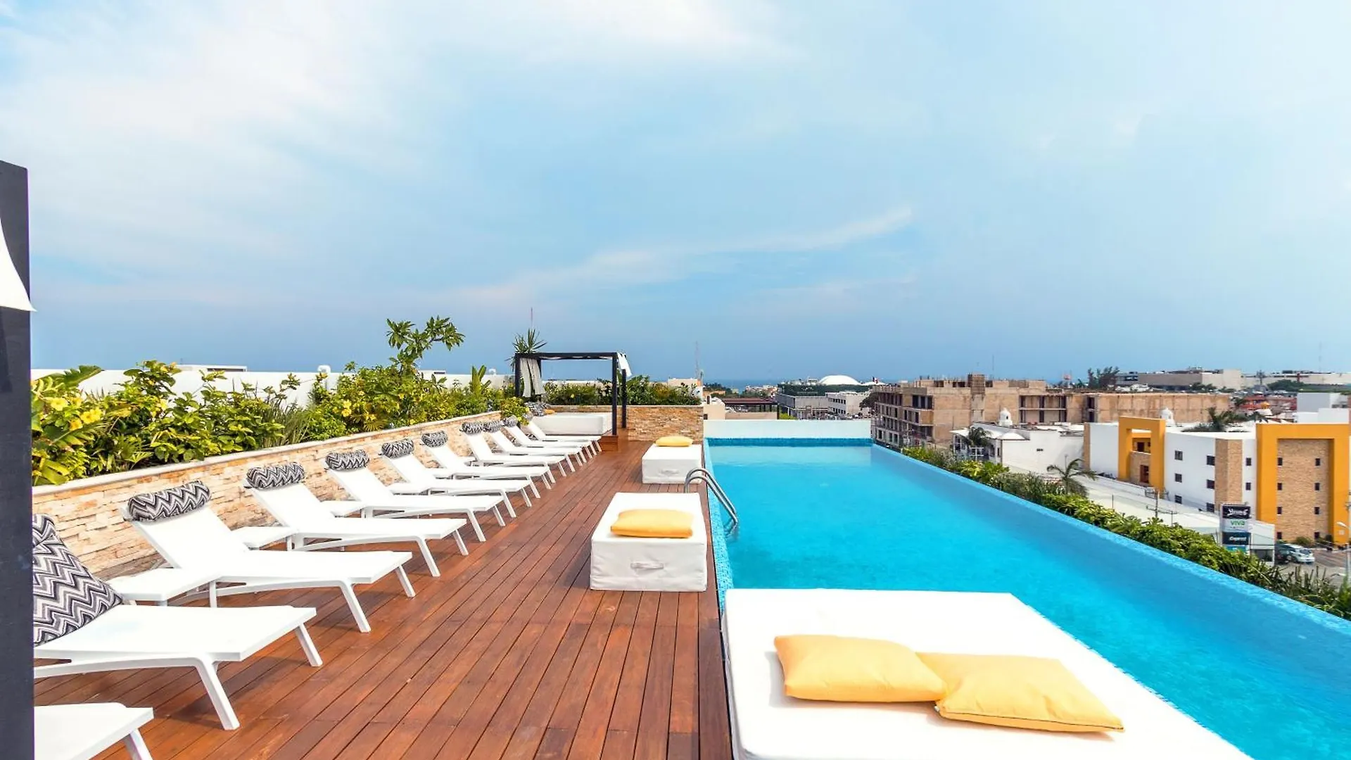 Luxury 1 Bedroom Condo - 2 Pools & Gym - At The City Condos - Descanso 신데 델 카르멘