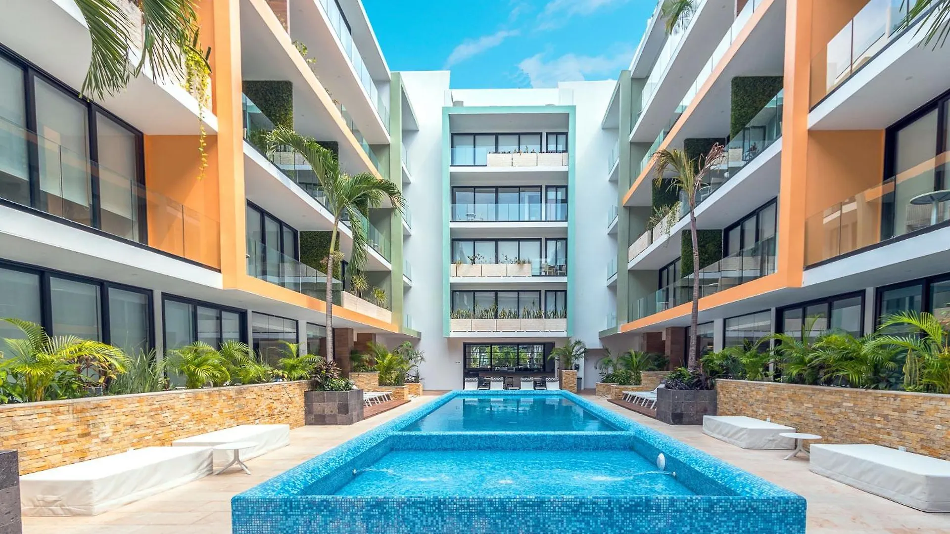 Luxury 1 Bedroom Condo - 2 Pools & Gym - At The City Condos - Descanso 신데 델 카르멘 0*,  멕시코